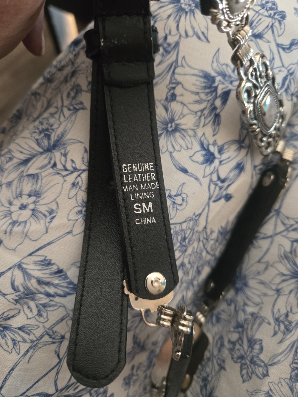 vintage-style black leather belt featuring ornate silver-tone concho medallions - Picture 6 of 6